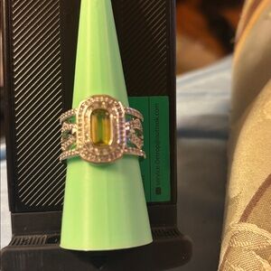 August 25: Peridot on Rhodium